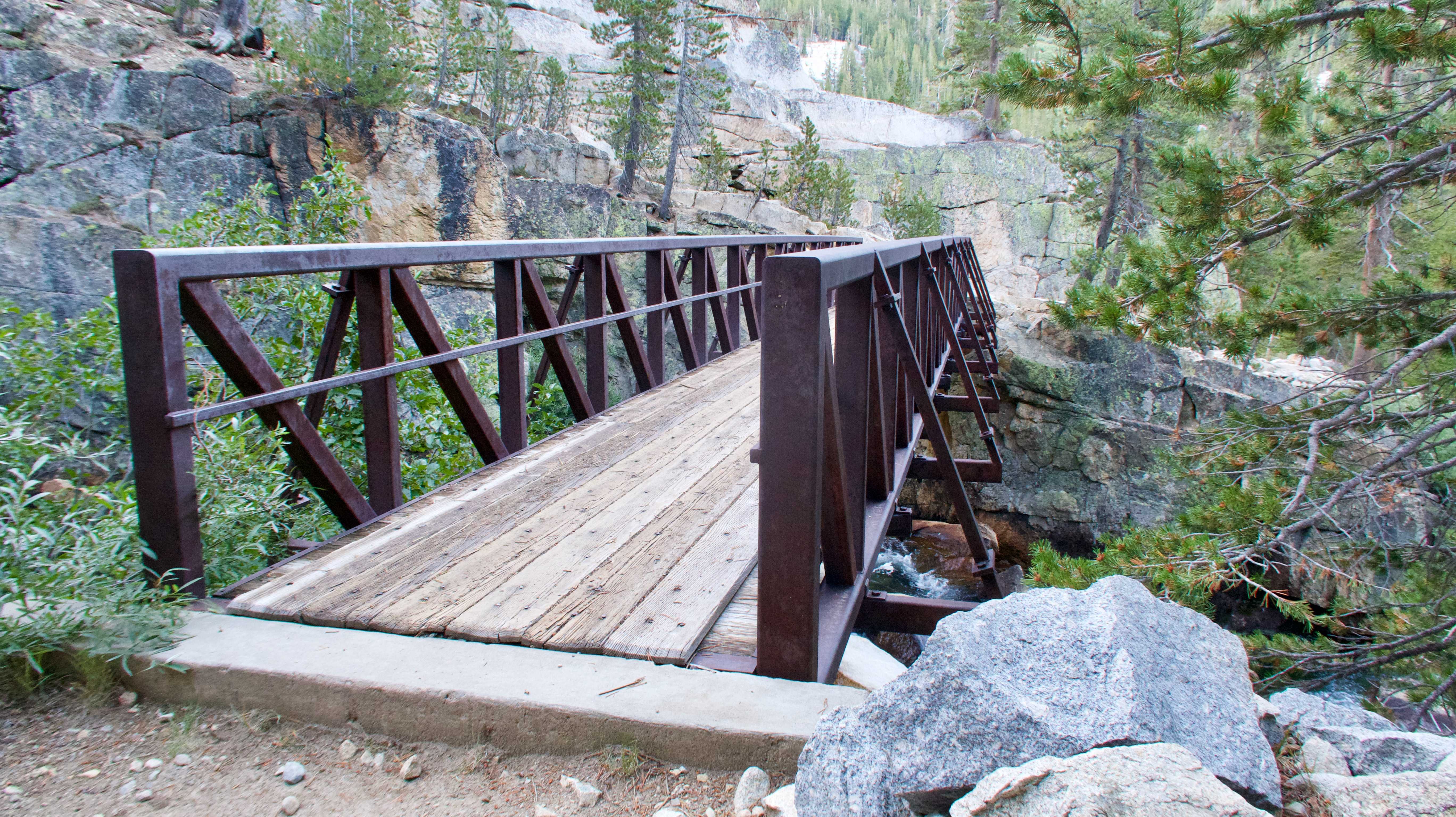 PCT 2019 Day 130, Fish Creek to Bear Creek Hike with Gravity