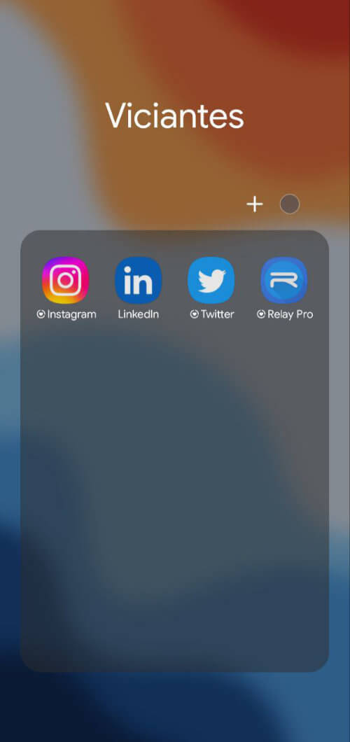 Pasta no smartphone com aplicativos viciantes como Instagram, Twitter e Reddit