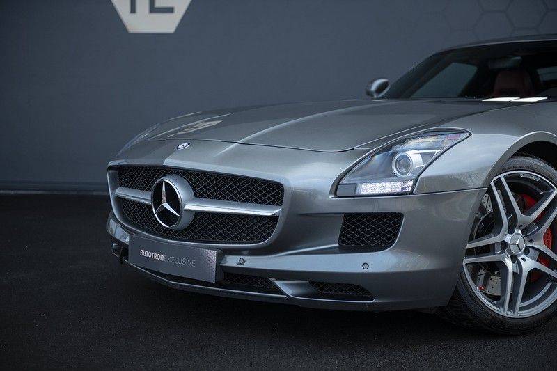 Mercedes-Benz SLS Roadster 6.3 AMG Carbon Pack + MIDDLE GRAY HIMALAYAS + Full Carbon Motor afdekking afbeelding 14