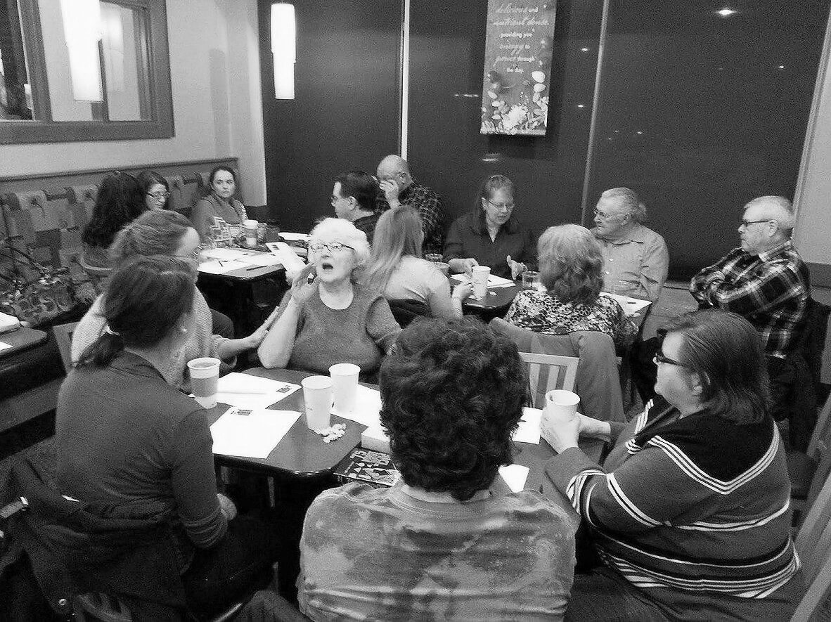 В 2011-м Джон Андервуд открыл первое death cafe. В «Кафе смерти» люди встречаются, чтобы поговорить о смерти и умирании. Death cafe работают в России с 2016 года. Фото: deathcafe.com
