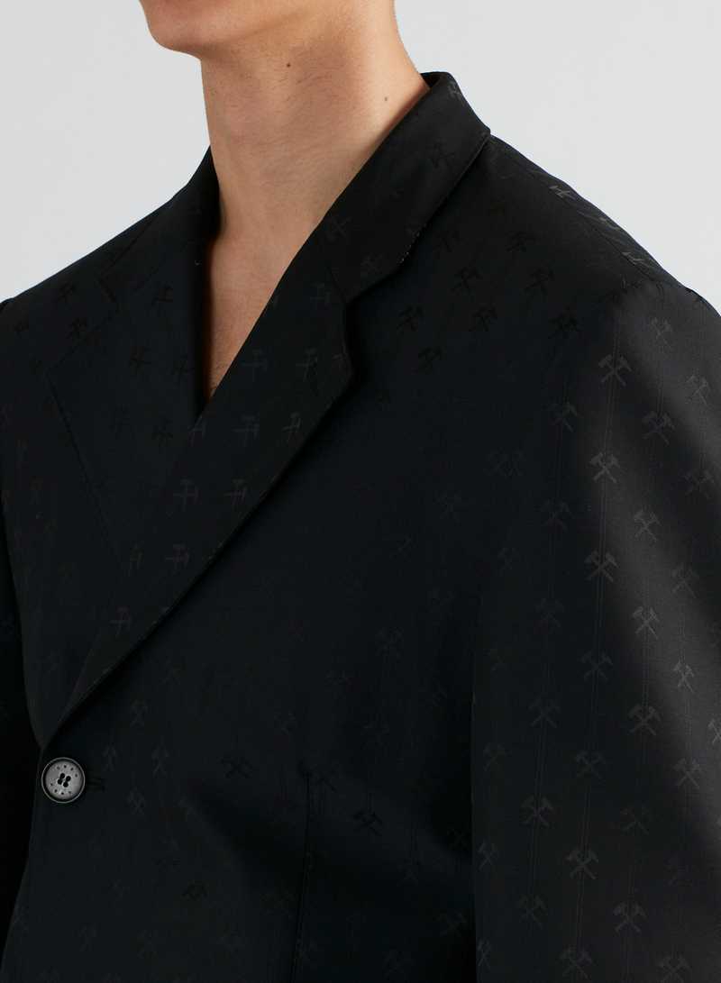 Perin Soft Tailoring Hammer Jacquard Black, detail view. GmbH AW22 collection.