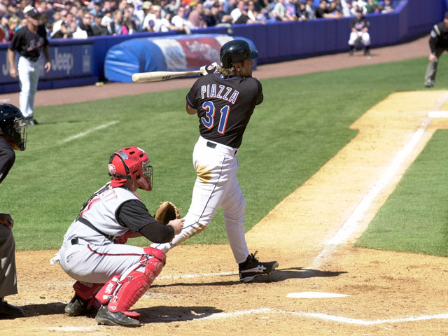 Mike Piazza playing for the New York Mets