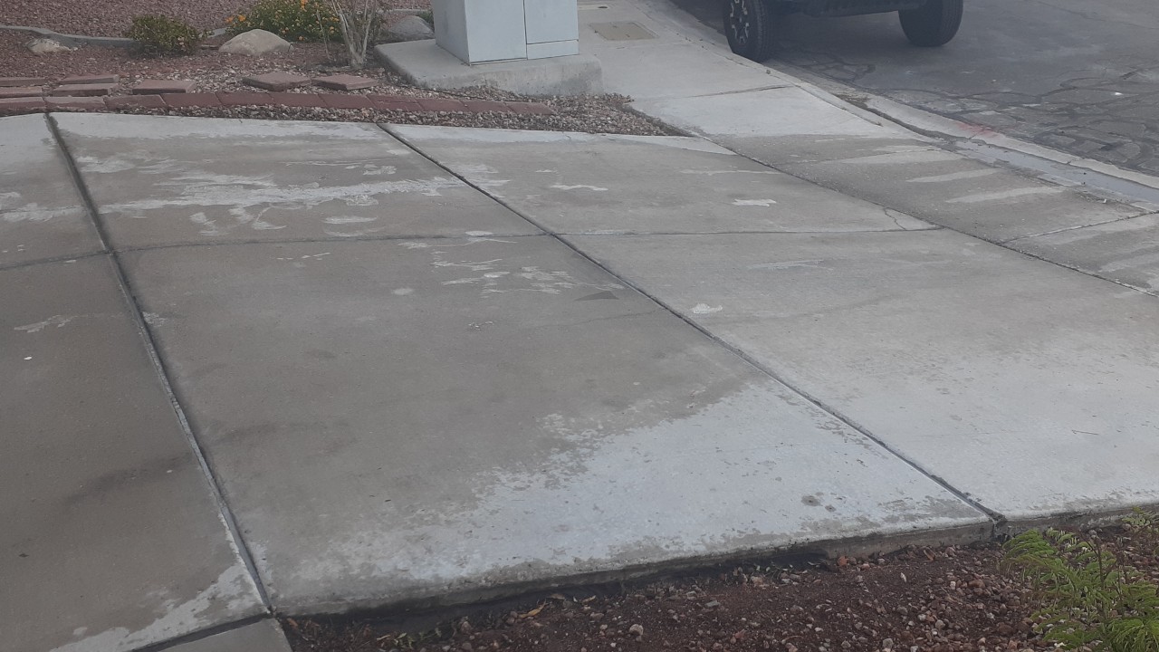 concrete-driveway-restoration--cleaning-03