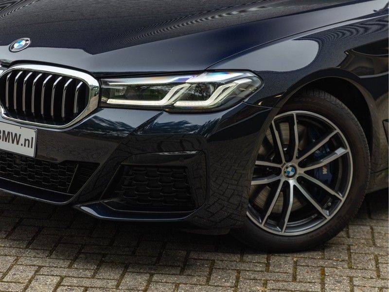 BMW 5 Serie 540i xDrive High Executive - M-Sport - DAB - Camera afbeelding 7