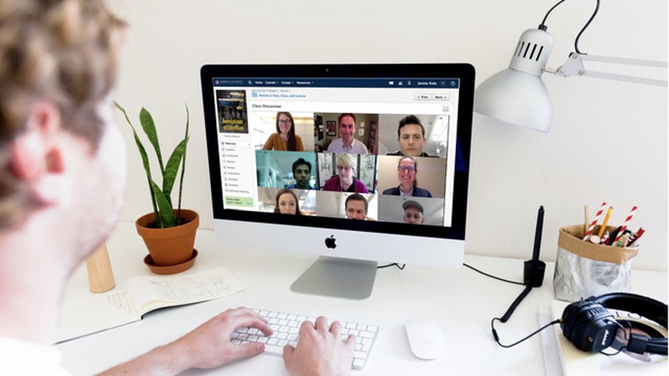 People in a online call