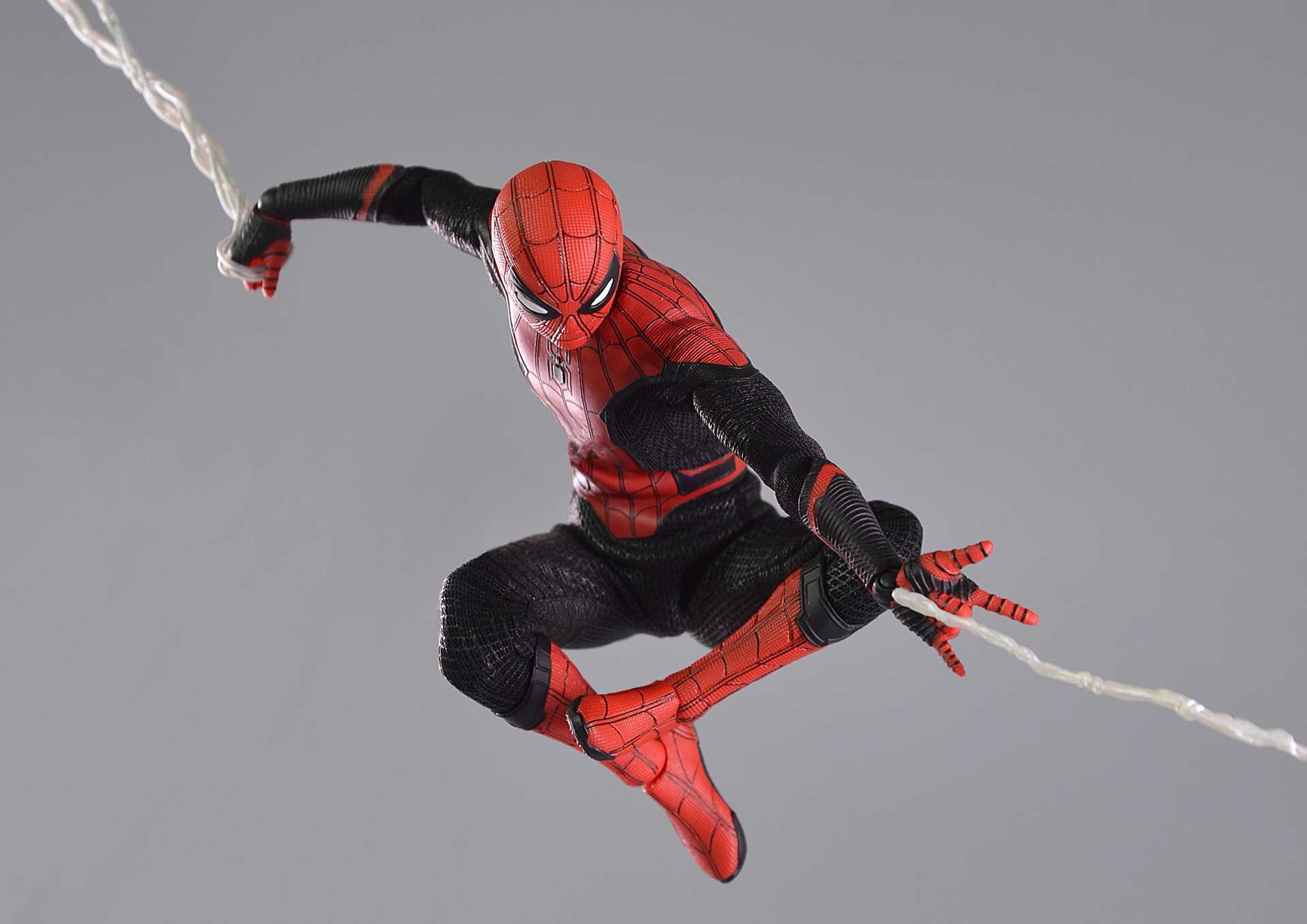 Spider-Man Far From Home Deluxe Edition 1/12 Figure