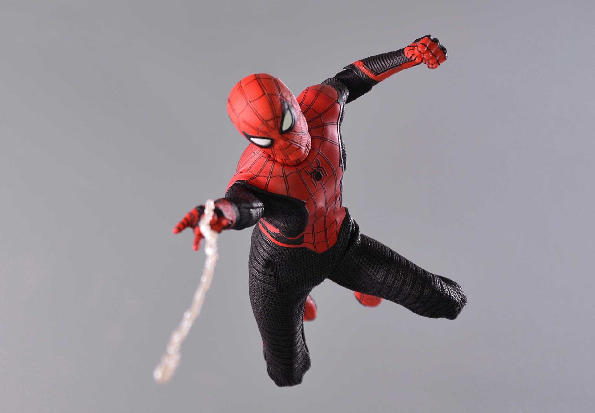 Spider-Man Far From Home Deluxe Edition 1/12 Figure