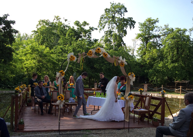 Nora and Balint got married! 