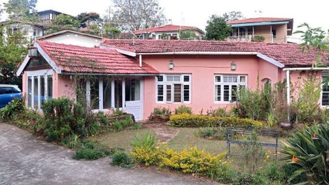 Kenilworth Bungalow - Old English Villa for Sale in Coonoor - House for sale in Sims Park,coonoor
