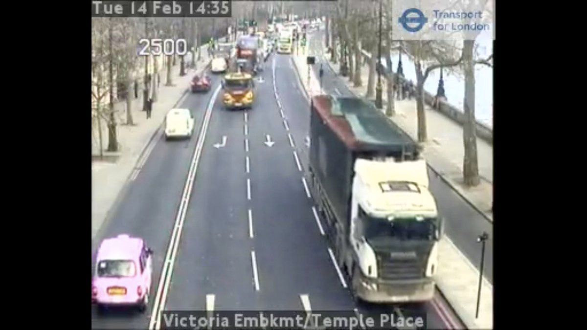 oh my god twitter doesn’t include alt text from images in their API