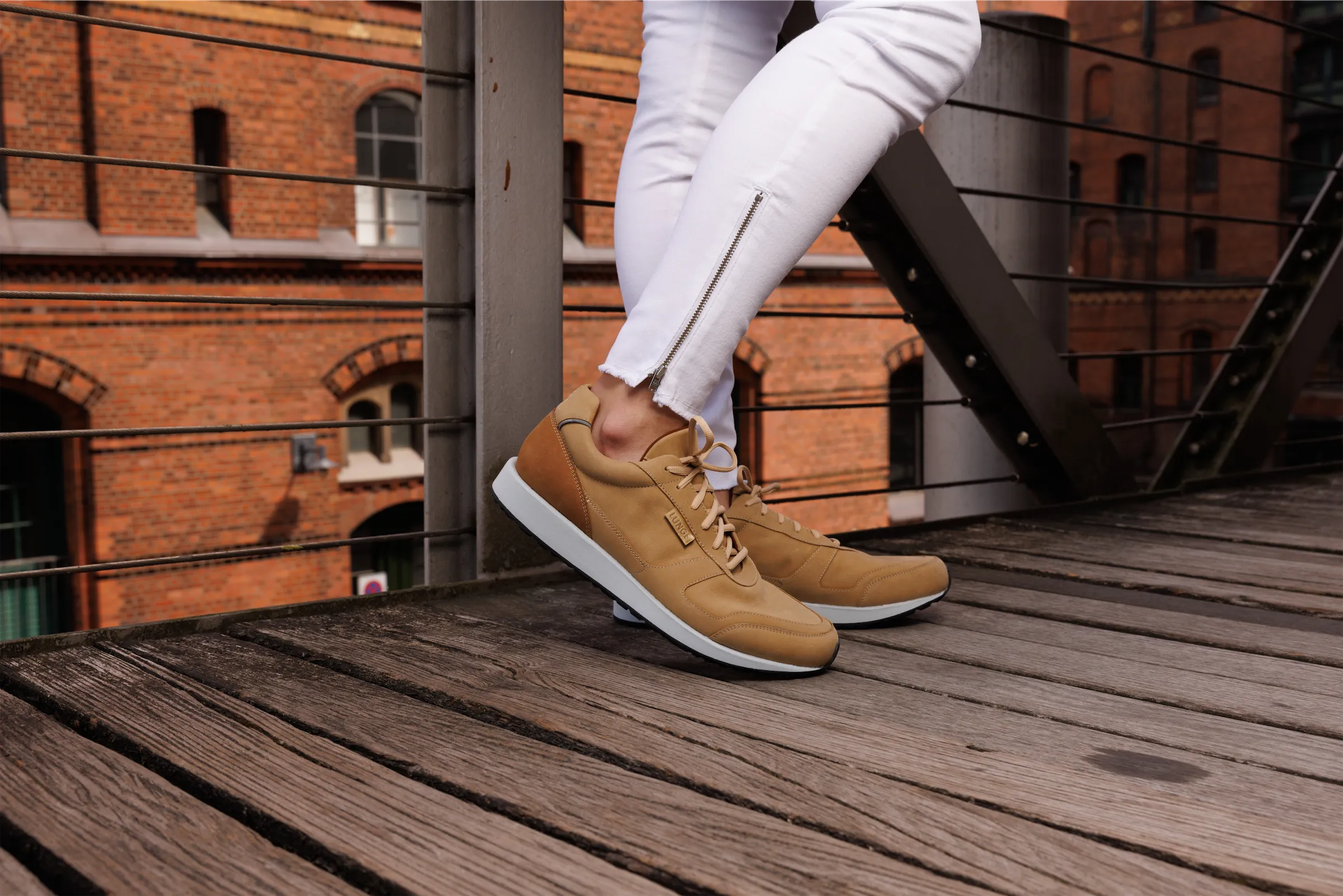 Classic Walk Leather S W (Sand / Brown / White)