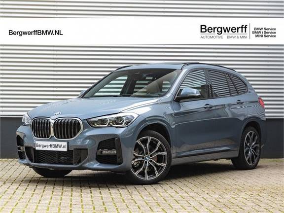 BMW X1 xDrive20i High Executive - M-Sport - Memoryzetel - Trekhaak - Panorama