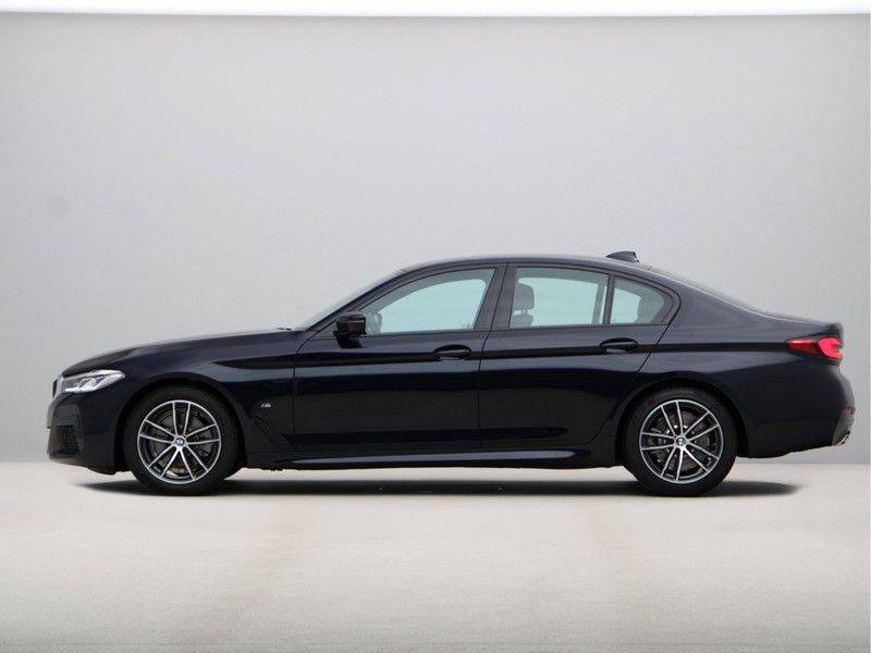 BMW 5 Serie 520i High Exe M-Sport Aut. afbeelding 12