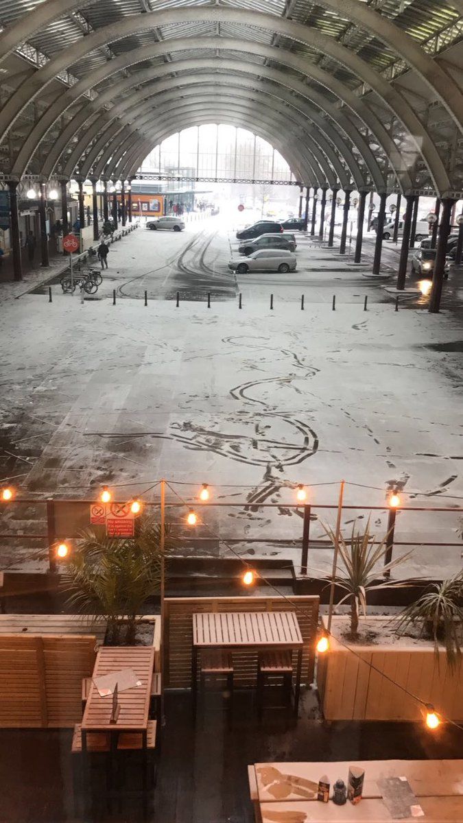 oh my god twitter doesn’t include alt text from images in their API