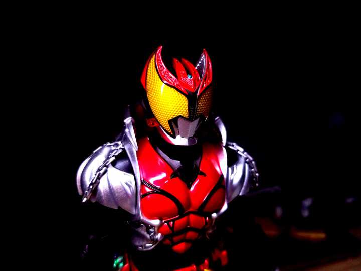 SHF Kamen Rider Kiva | Figround