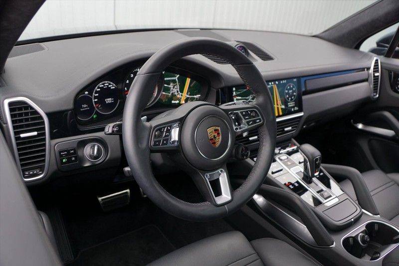 Porsche Cayenne 4.0 Turbo 550 PK / Sport Chrono / Pano / Side assist / PDCC / 1e Eig. / Nw. Prijs 235k! afbeelding 11