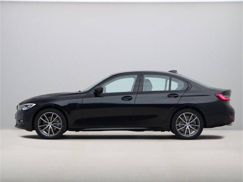 BMW 3 Serie 320e Business Edition Plus afbeelding 12