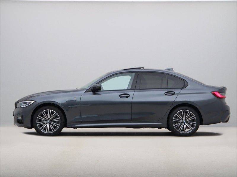 BMW 3 Serie 320e High Exe M-Sport Aut. Hybrid afbeelding 12