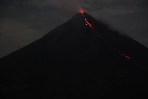 Arenal Volcano Eruption Journal - May 2nd, Linda Vista del Norte