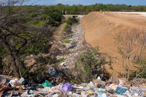 Fumes - Art, Photography, Ideas - 180903 PHOTO ANDREA CAPELLO PARADISE GARBAGE 182