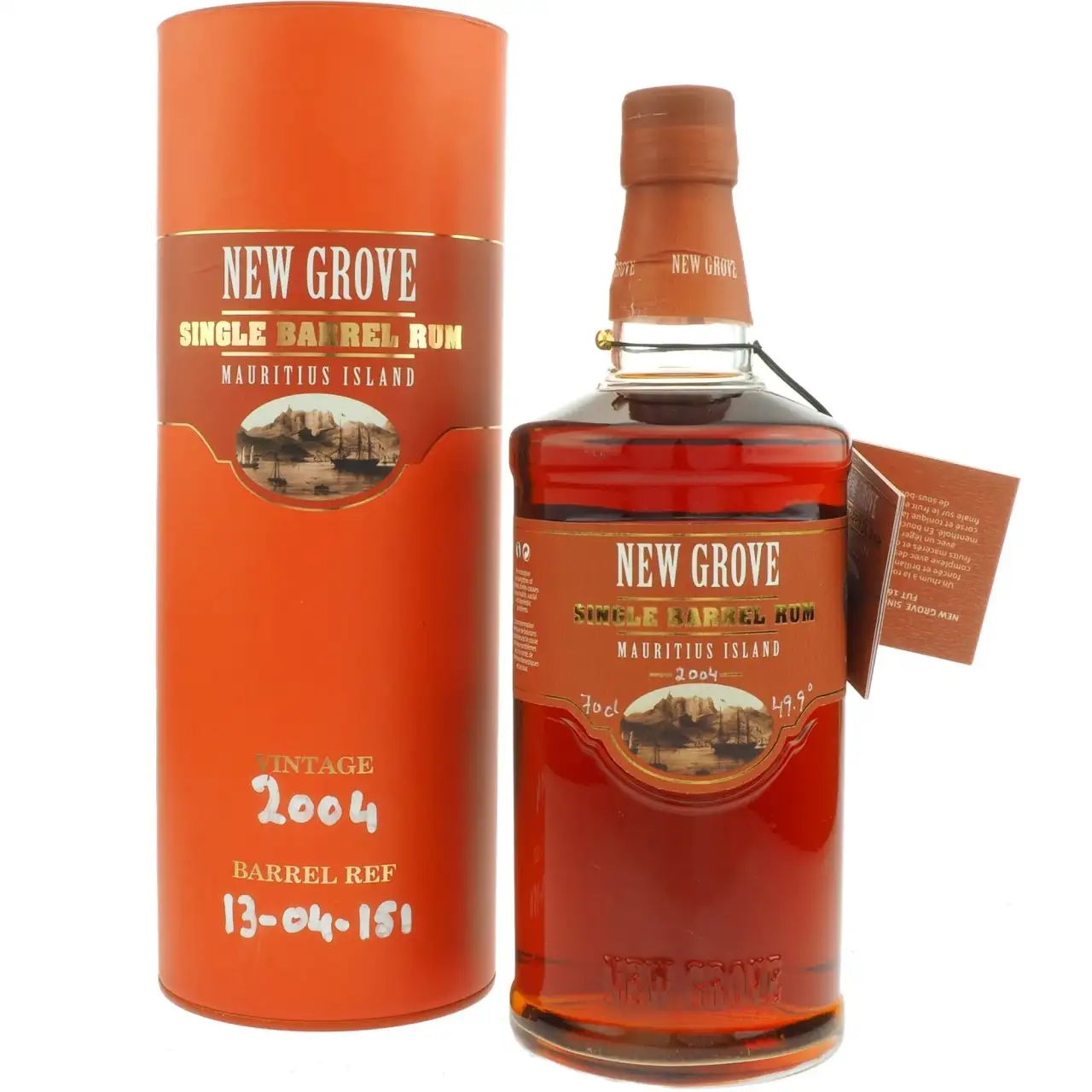 Image of the front of the bottle of the rum New Grove Single Cask Rum