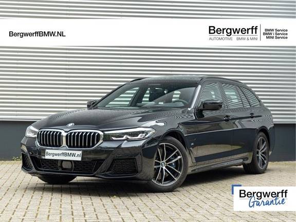 BMW 5 Serie Touring 530e M-sport - Panorama - Harman Kardon - ACC - Trekhaak