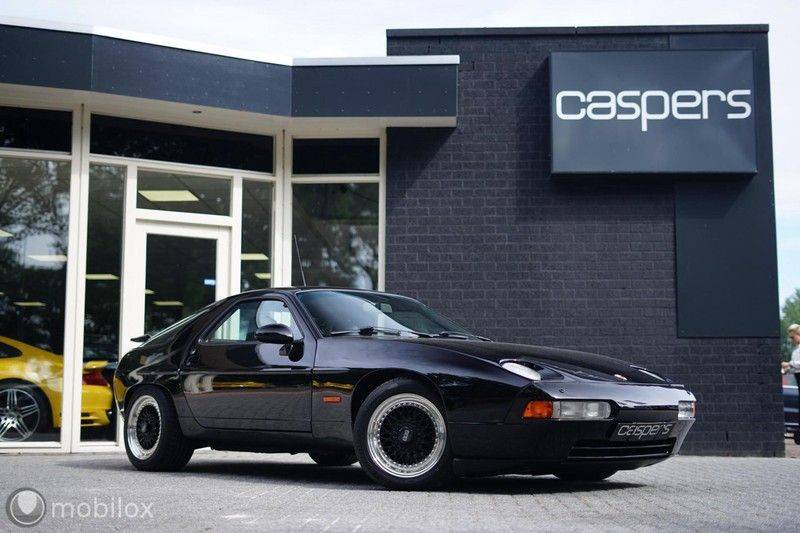 Porsche 928 5.0 S4 Coupé | BBS | Black on Black afbeelding 1