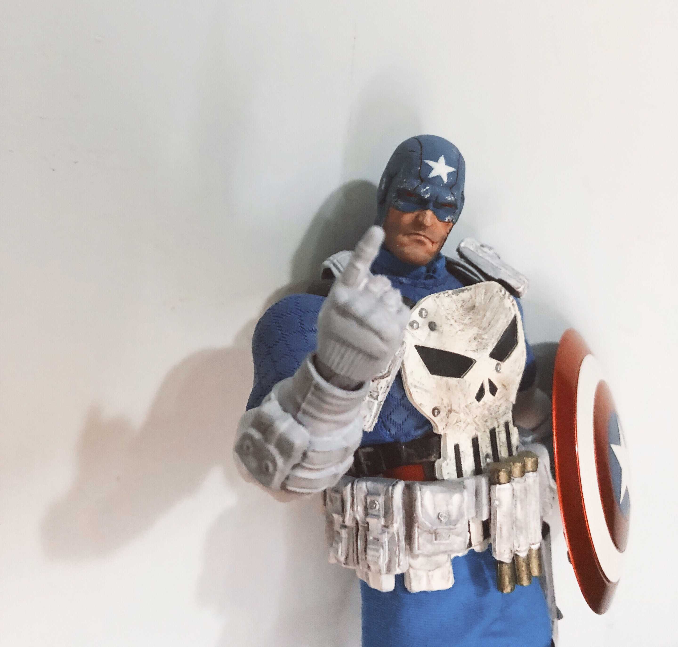 Mezco Captain America Punisher