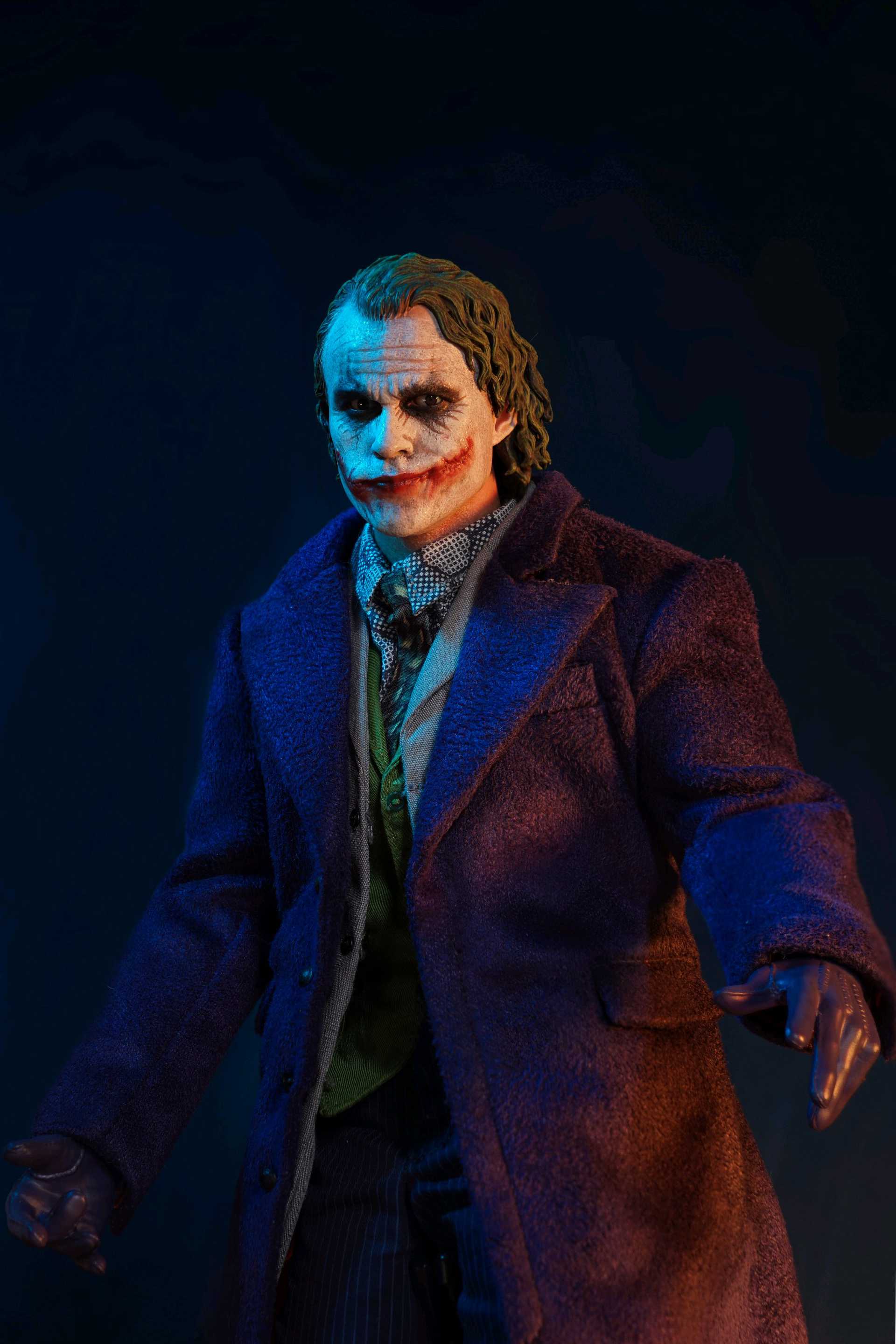 hottoys joker 1.0