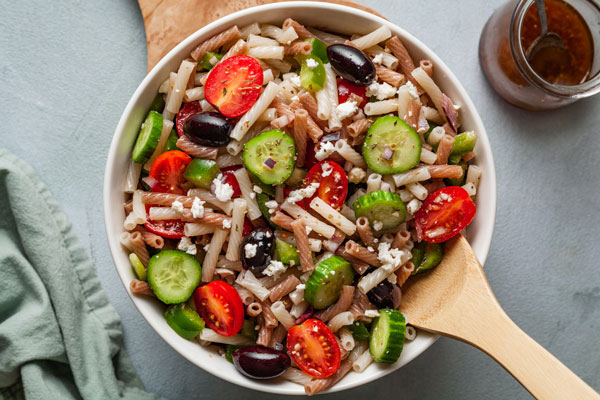 easy-greek-pasta-salad-olive-mango