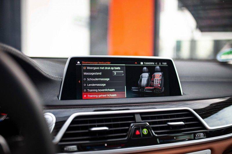 BMW 7 Serie 740d xDrive *ACC / Schuifdak / Harman-Kardon / Trekhaak / Laser / HUD* afbeelding 18