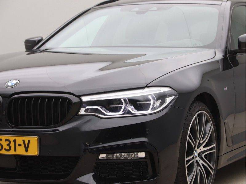 BMW 5 Serie Touring 540i xDrive High Executive afbeelding 24