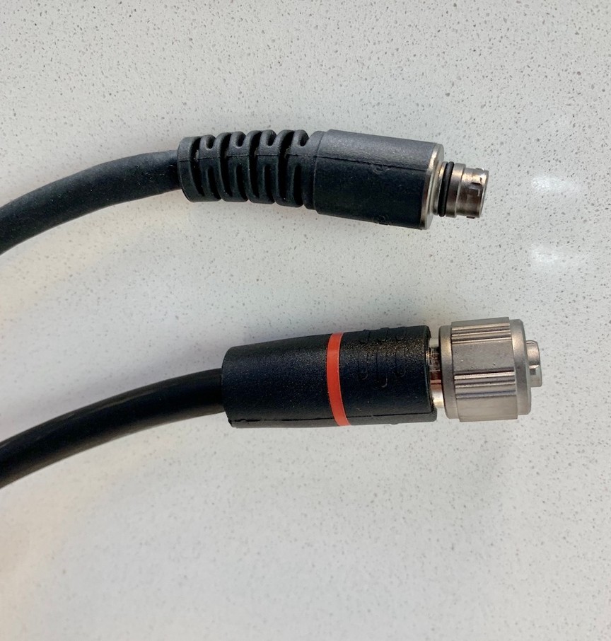Top: Previous push-pull cable
Bottom: New 28 AWG cable with bayonet connector