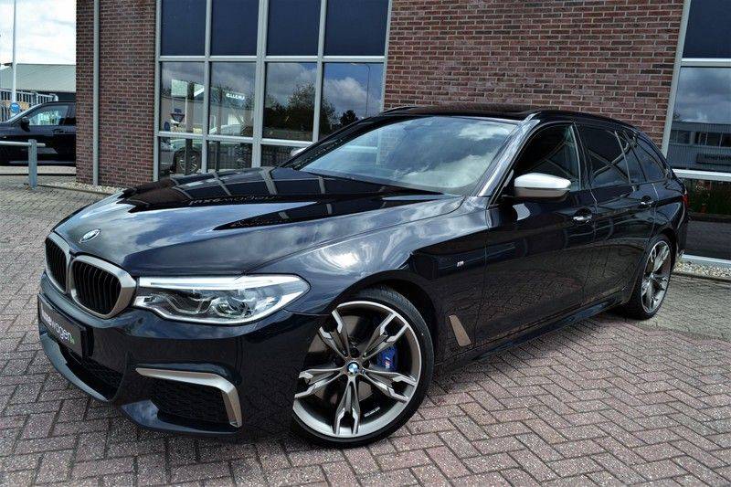 BMW 5 Serie Touring M550d xDrive 400pk Pano Standk ACC 20inch Adp-LED HUD afbeelding 19