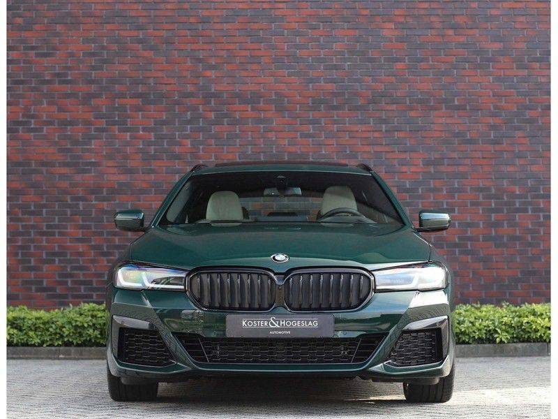 BMW 5 Serie 540i x-Drive *British Racing Green*HUD*Pano*Trekhaak* afbeelding 14