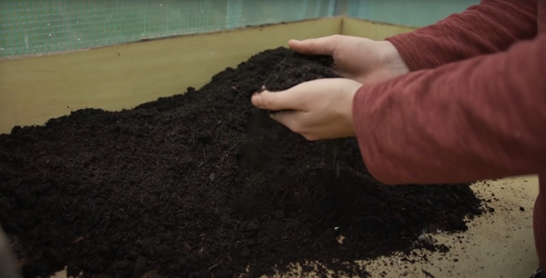 Multi-purpose compost on the working area