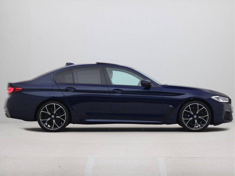 BMW 5 Serie Sedan 530i High Executive M-Sport Automaat afbeelding 8