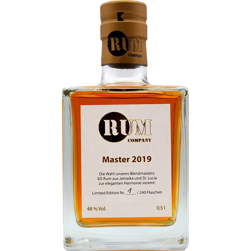 Image of the front of the bottle of the rum Master 2019