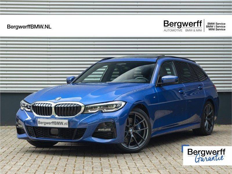 BMW 3 Serie Touring 330i M-Sport - Panorama - Driving Assistant Professional - DAB afbeelding 1