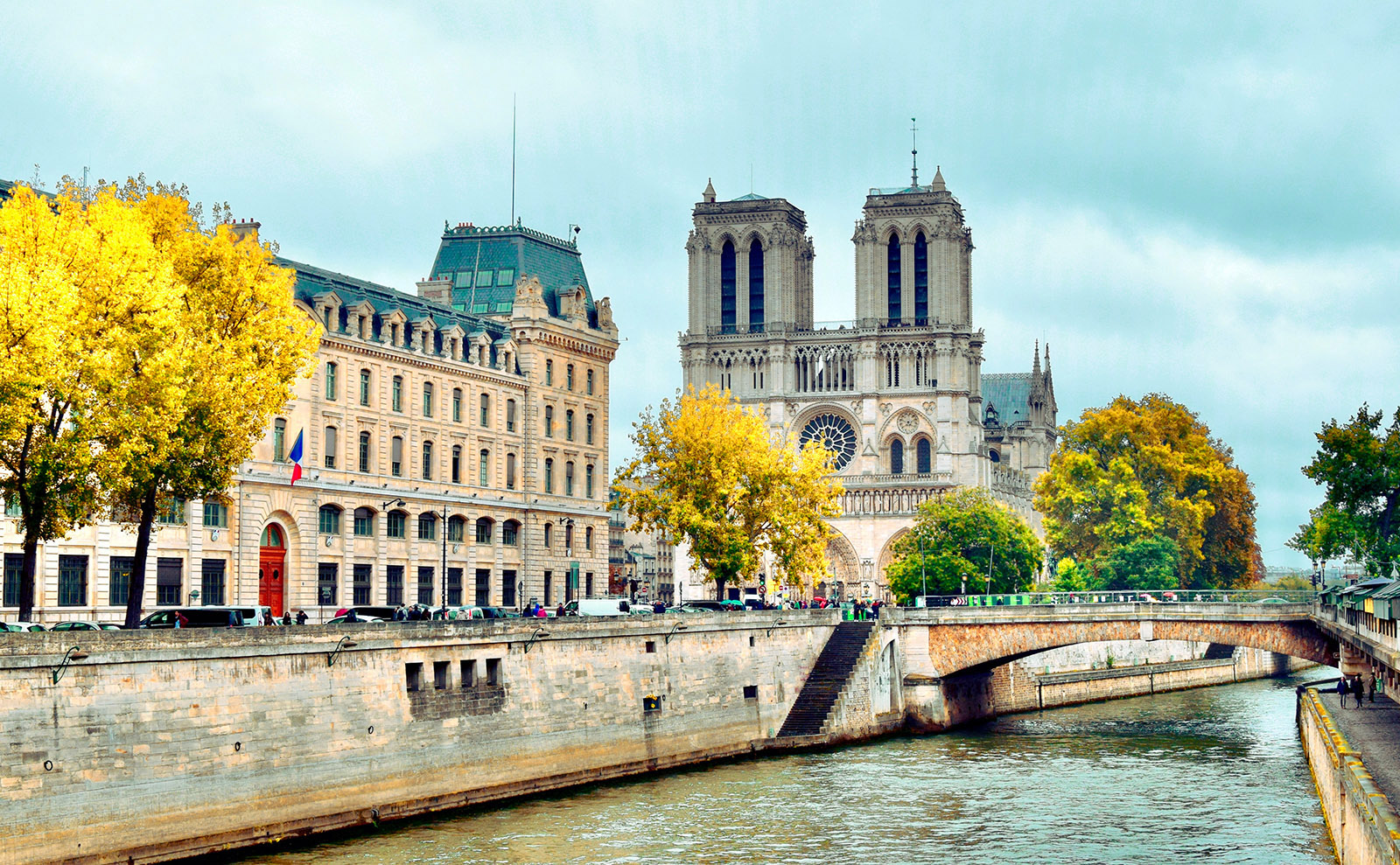 13 Must-Read Books If You Wish You Were in Paris Right Now
