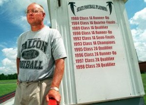 Aplington-Parkersburg Football Coach Ed Thomas Dies From Gunshot Wounds ...