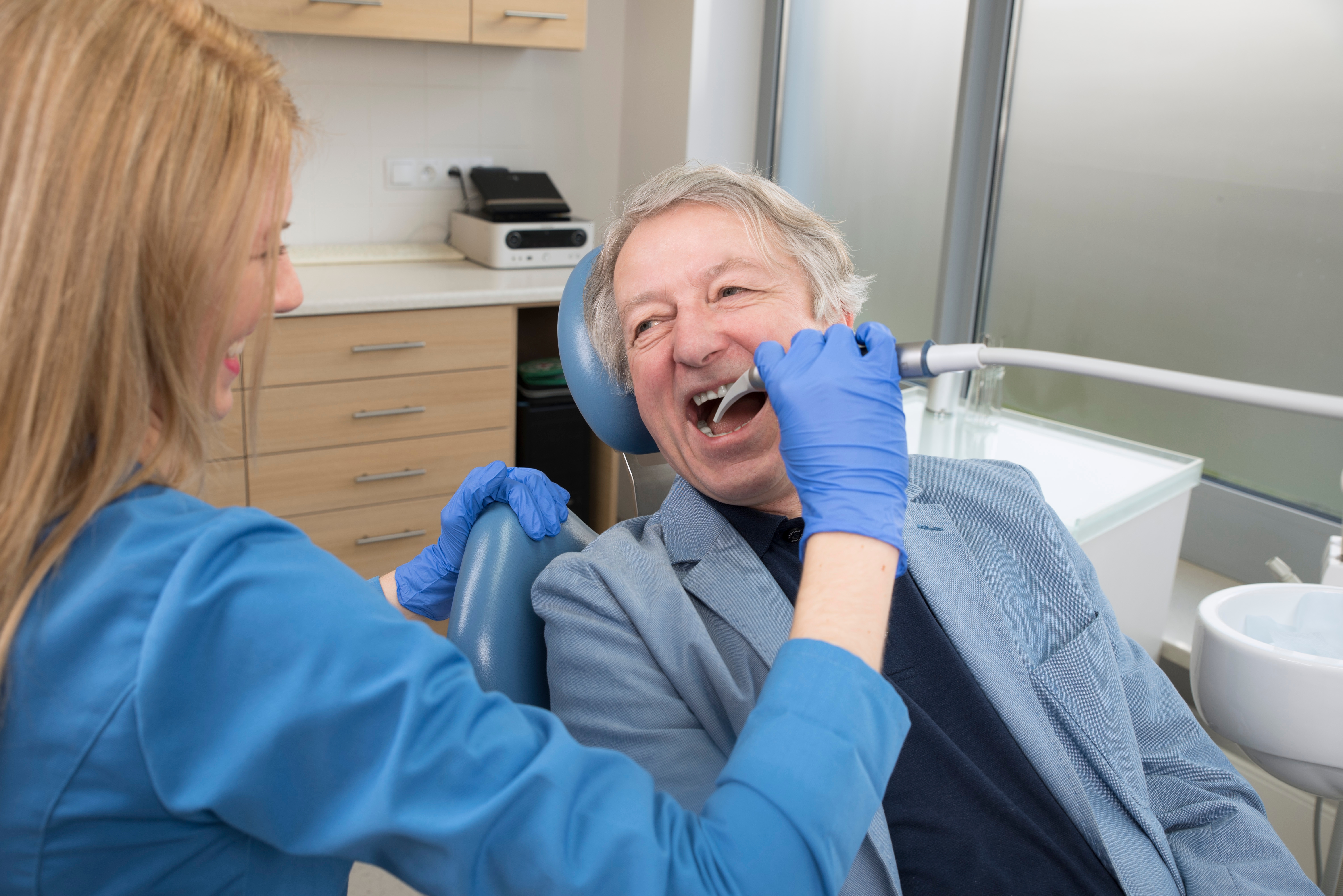 Find a top-rated dentist nearby
