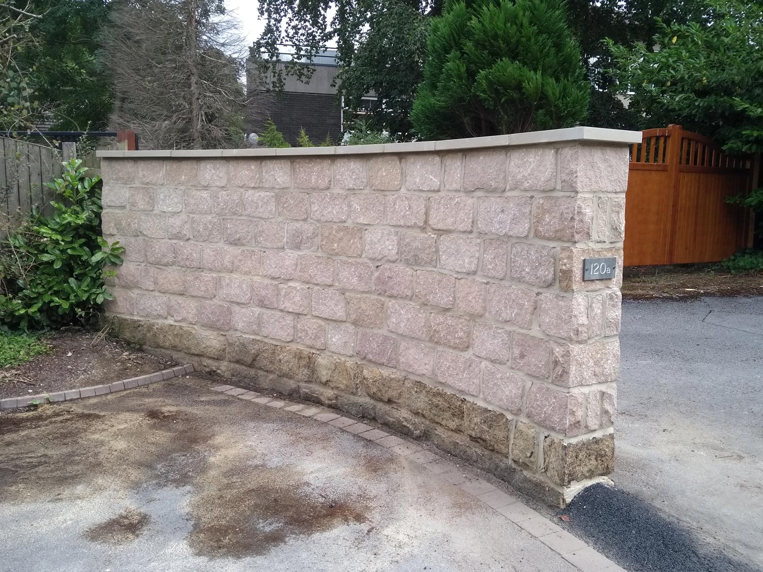 Curved stone wall, Duchy, Harrogate.jpg