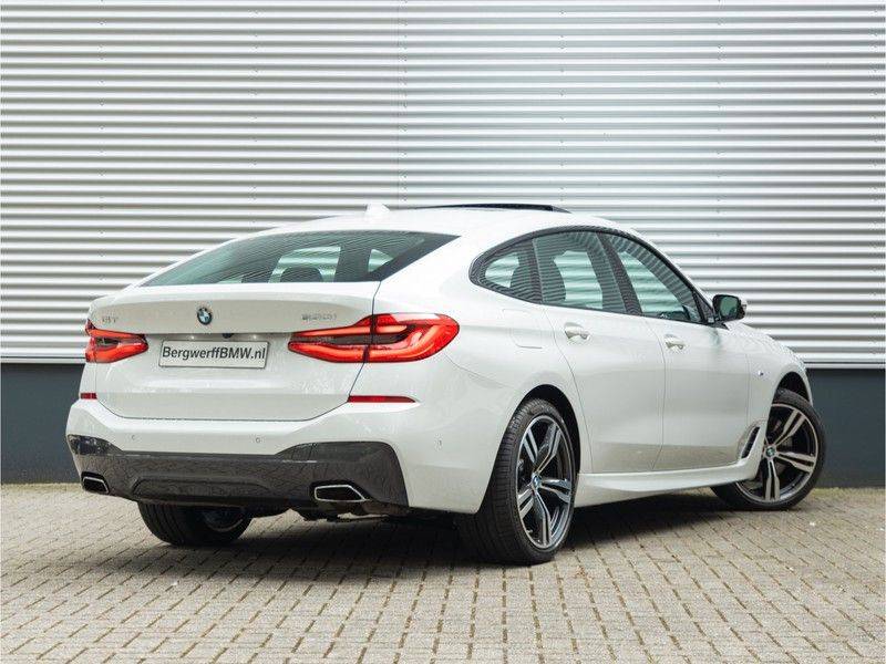 BMW 6 Serie Gran Turismo 630i High Executive - M-Sport - Luchtvering - Facelift - Panorama afbeelding 2