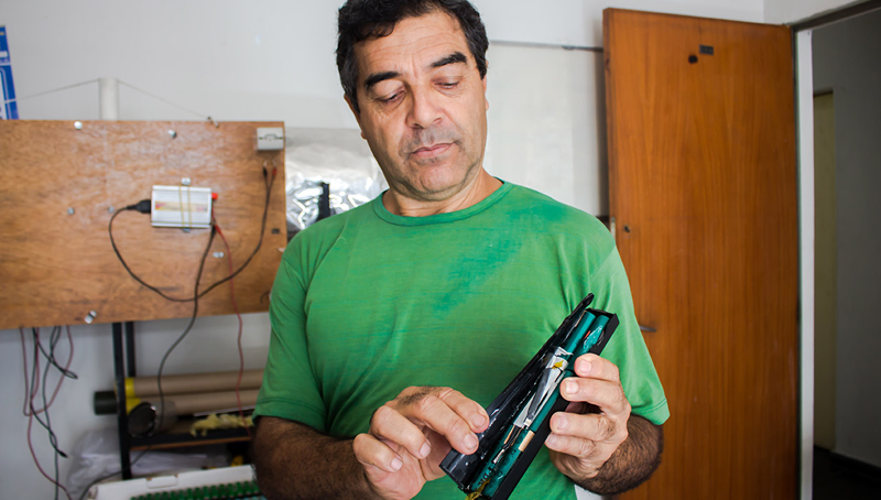 Imagem em destaque para o artigo: Bateria caseira com baterias de notebook recicladas