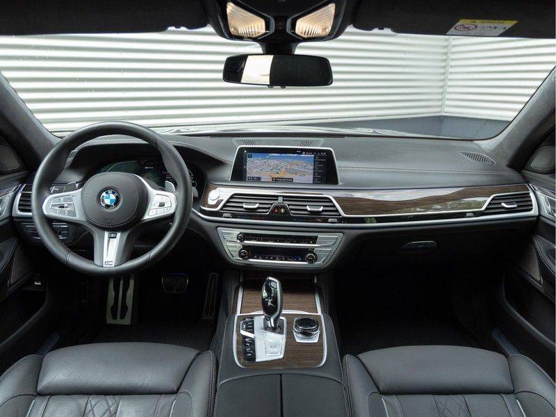 BMW 7 Serie 745e High Executive - M-Sport - Individual - Dak - Stoelventilatie afbeelding 12