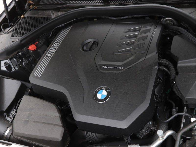 BMW 3 Serie 330i Exe M-Sport afbeelding 4