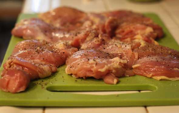 Seasoned raw chicken