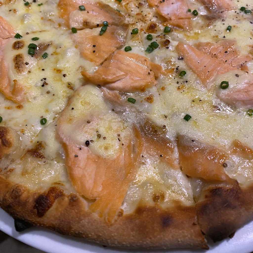 pizza: pizza salmone