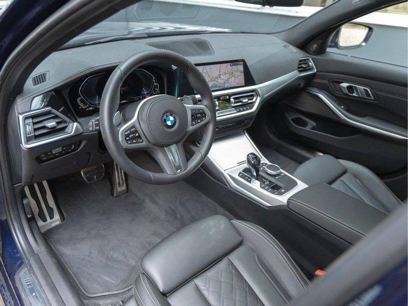 BMW 3 Serie 330e M-Sport - Individual - Dak - ACC - Harman Kardon - Trekhaak afbeelding 12